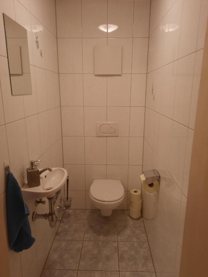 Apartment Dekker เมลเลา ภายนอก รูปภาพ