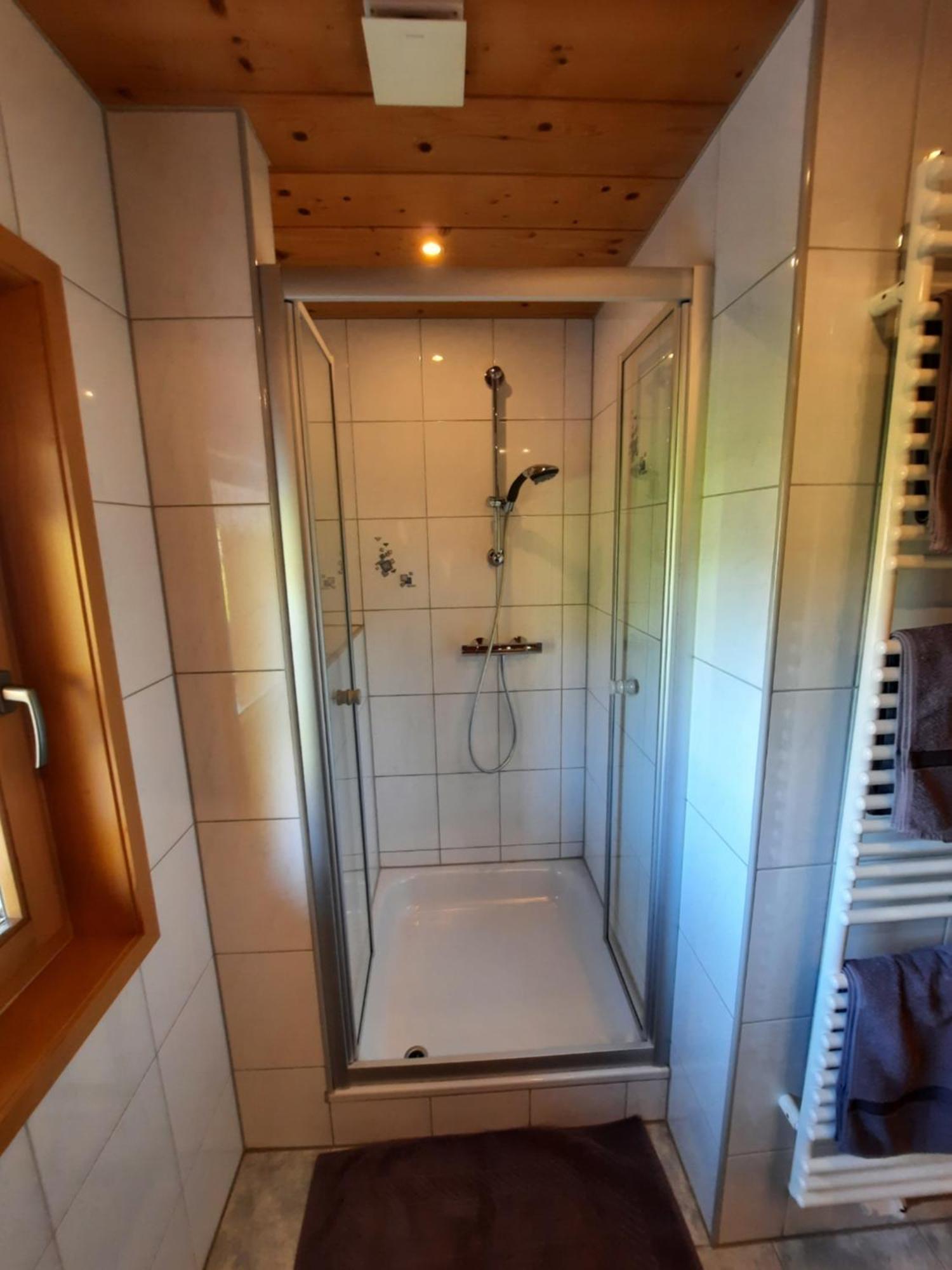 Apartment Dekker เมลเลา ภายนอก รูปภาพ